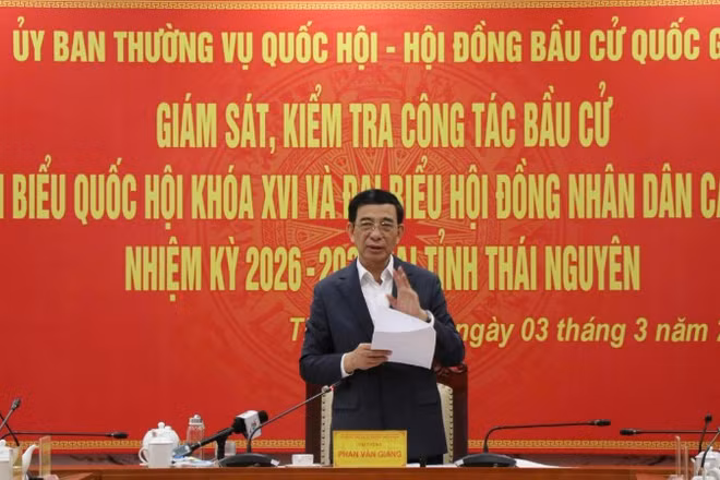 Đại tướng Phan Văn Giang phát biểu tại buổi giám sát, kiểm tra. (Ảnh: TUẤN SƠN)