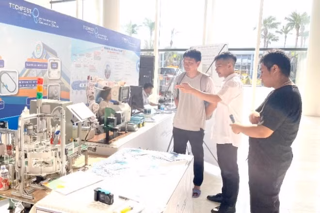 Trưng bày sản phẩm khoa học công nghệ trong khuôn khổ sự kiện Techfest Hải Phòng 2025. (Ảnh: XUÂN TRƯỜNG)