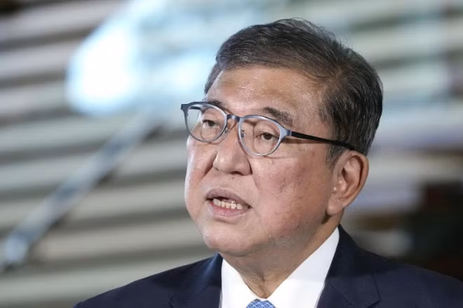 Thủ tướng Nhật Bản Shigeru Ishiba phát biểu với báo giới tại thủ đô Tokyo. (Ảnh: Kyodo/TTXVN)