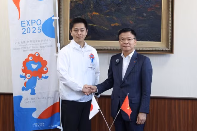 Phó Thủ tướng Lê Thành Long tiếp Thống đốc tỉnh Osaka Yoshimura Hirofumi. (Ảnh: VGP)