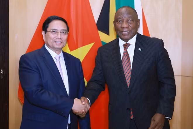 Thủ tướng Phạm Minh Chính hội kiến Tổng thống Cộng hòa Nam Phi, Chủ tịch G20 năm 2025, Matamela Cyril Ramaphosa. (Ảnh: TTXVN)