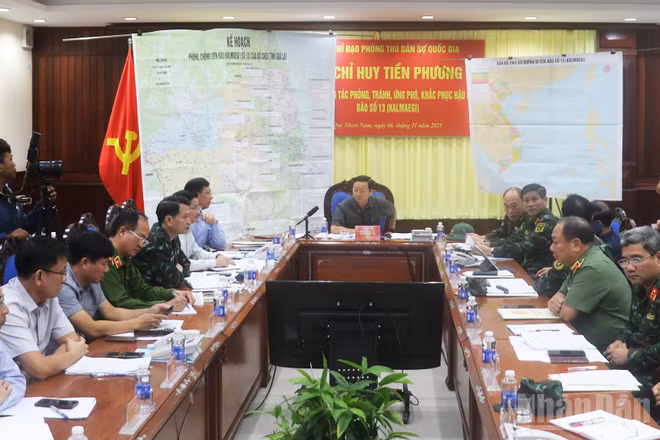 Quang cảnh cuộc họp.