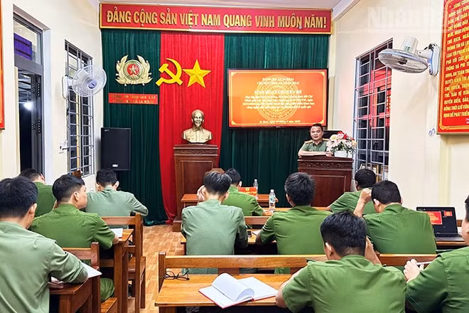 Một buổi sinh hoạt chuyên đề của Chi bộ Công an xã Ia Rsai, tỉnh Gia Lai.