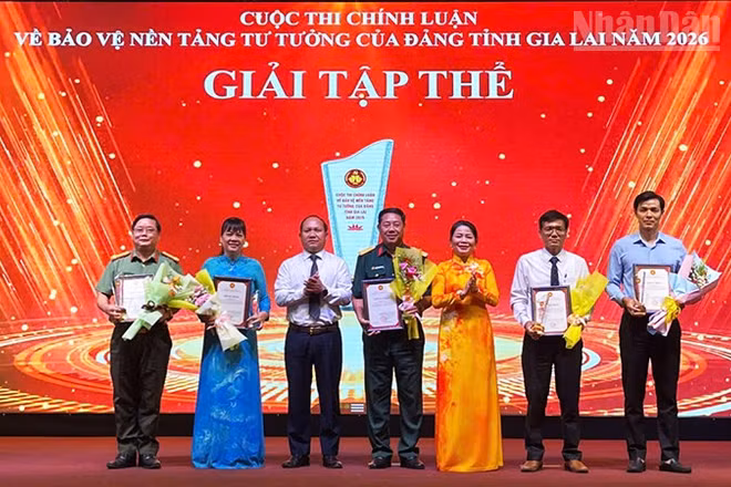 Trao giải cho các tập thể xuất sắc.