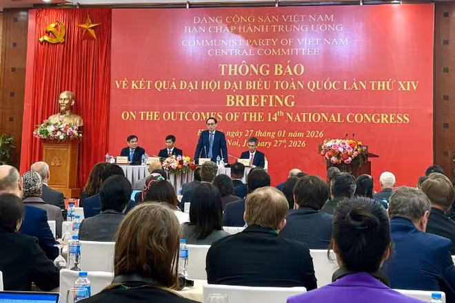 Đồng chí Lê Hoài Trung, Ủy viên Bộ Chính trị, Bộ trưởng Ngoại giao phát biểu tại buổi thông báo. (Ảnh: Nhã Nam)