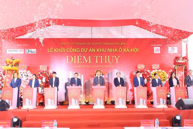 Nhấn nút khởi công dự án xây dựng 567 căn nhà ở xã hội Điềm Thụy, xã Điềm Thụy. (Ảnh: TUẤN SƠN)