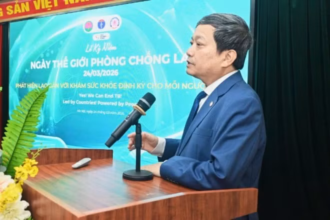 Tiến sĩ, bác sĩ Đinh Văn Lượng, Giám đốc Bệnh viện Phổi Trung ương, Trưởng Ban điều hành Chương trình chống lao Quốc gia chia sẻ tại chương trình. 