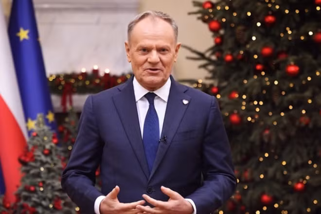 Hình ảnh Thủ tướng Ba Lan Donald Tusk trong video đăng tải trên mạng xã hội X ngày 1/1/2026. (Ảnh chụp màn hình)