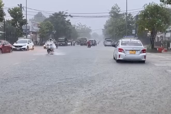 [Video] Nam Bộ bước vào đợt mưa lớn, Biển Đông có khả năng xuất hiện áp thấp nhiệt đới