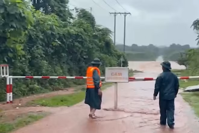 [Video] Những thiệt hại ban đầu của miền Trung do mưa lũ 