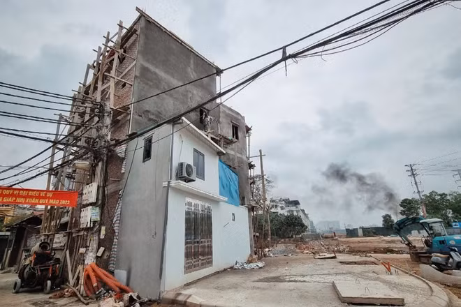[Video] Hà Nội vận động hợp thửa, hợp khối để ngăn nhà “siêu mỏng, siêu méo”