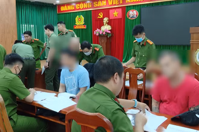 [Video] TP Hồ Chí Minh tiếp nhận 47 công dân Việt Nam bị Hoa Kỳ trục xuất về nước