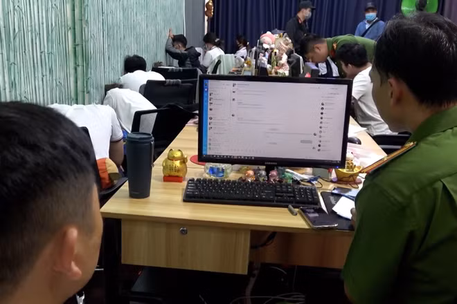 [Video] Cảnh báo bẫy tín dụng đen trên không gian mạng dịp cuối năm