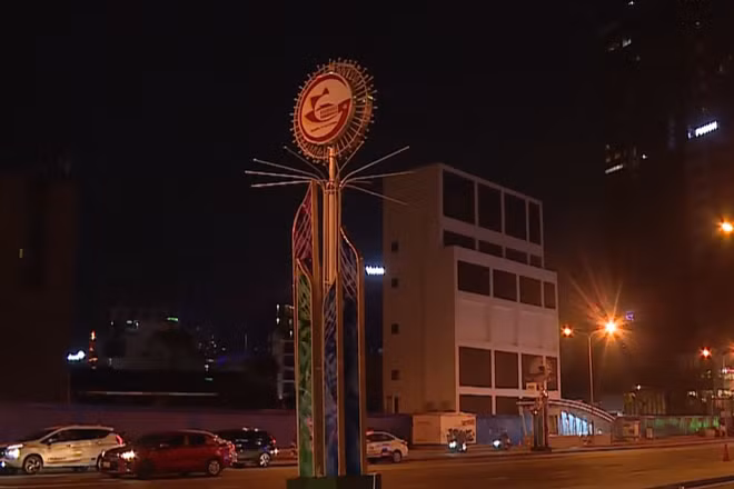 [Video] Hàng loạt biển quảng cáo lớn tại TP Hồ chí Minh đồng loạt tắt điện sau 22h