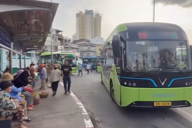 [Video] TP Hồ Chí Minh triển khai miễn vé xe buýt trong tháng 4/2026