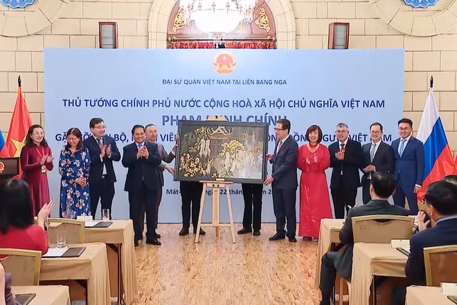 [Video] Thủ tướng gặp gỡ cộng đồng người Việt Nam tại Liên bang Nga
