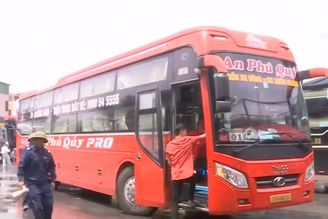 [Video] Siết chặt quản lý xe khách giường nằm hai tầng