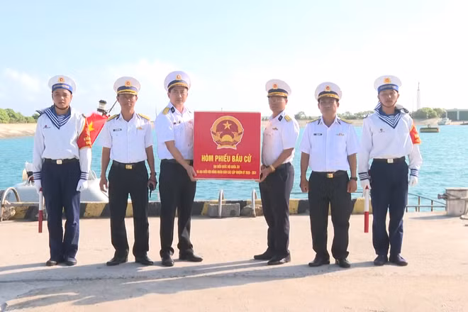 [Video] Quân, dân đặc khu Trường Sa sẵn sàng cho ngày hội non sông