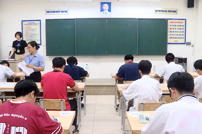 [Video] Gần 125.000 thí sinh Hà Nội bước vào kỳ thi lớp 10