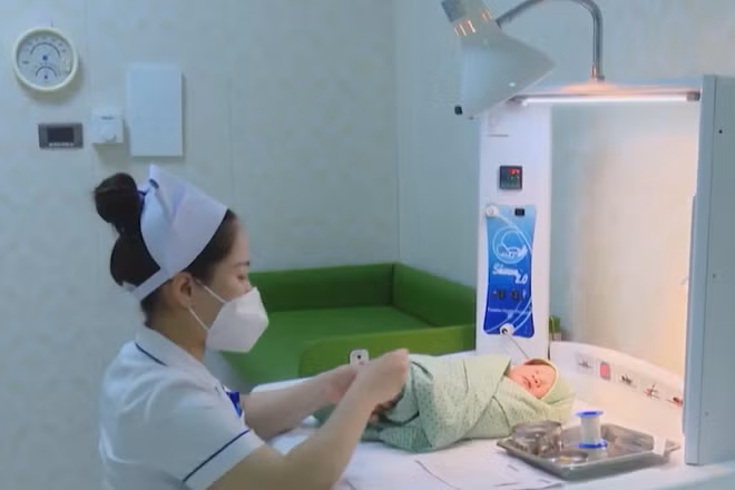 [Video] Đề xuất cấp thẻ căn cước cho trẻ sơ sinh 