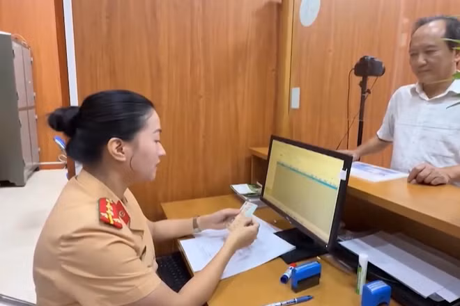 [Video] Đề xuất cấp giấy phép lái xe điện tử