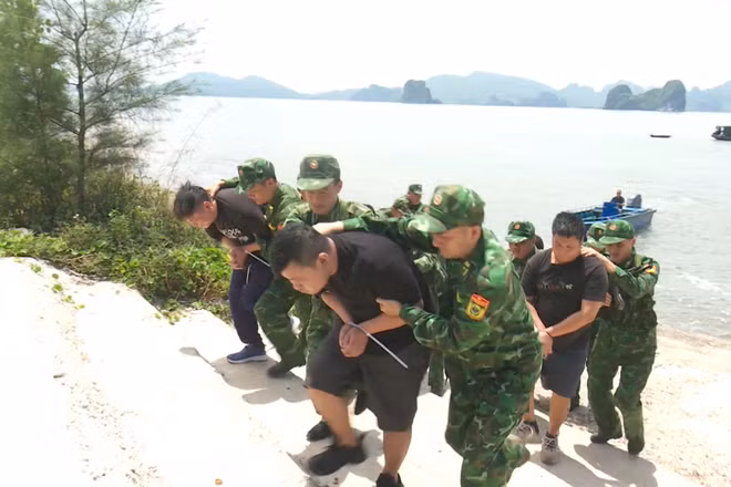 [Video] Bắt 6 đối tượng tổ chức cho 9 người Trung Quốc xuất cảnh trái phép