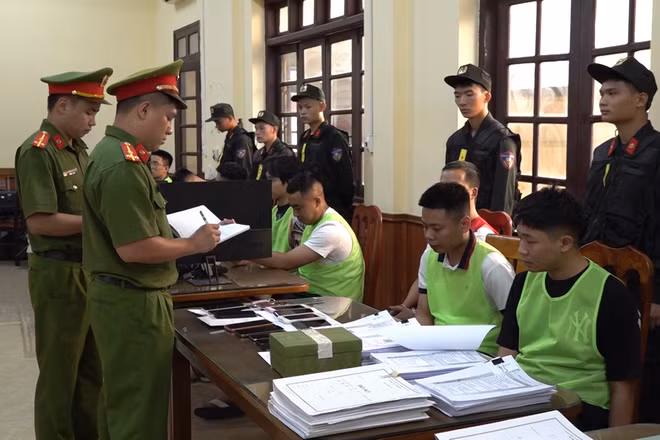 [Video] Triệt phá đường dây lừa đảo 250 tỷ đồng xuyên quốc gia