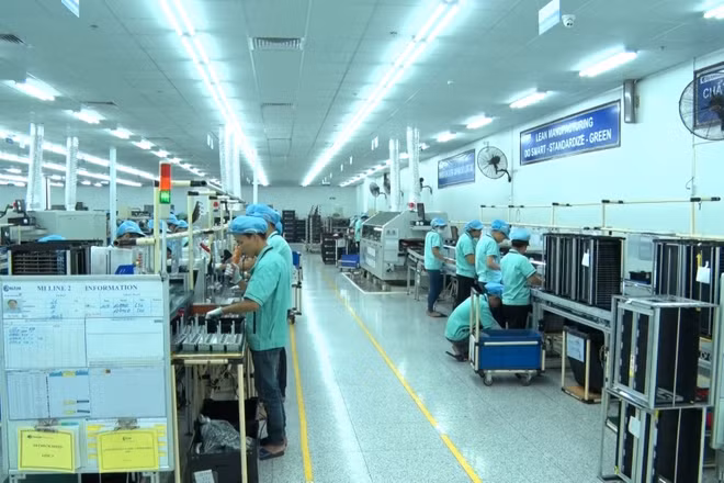 [Video] Bộ Nội vụ sẽ trình Chính phủ phương án tăng lương tối thiểu 7,2% trong tháng 10