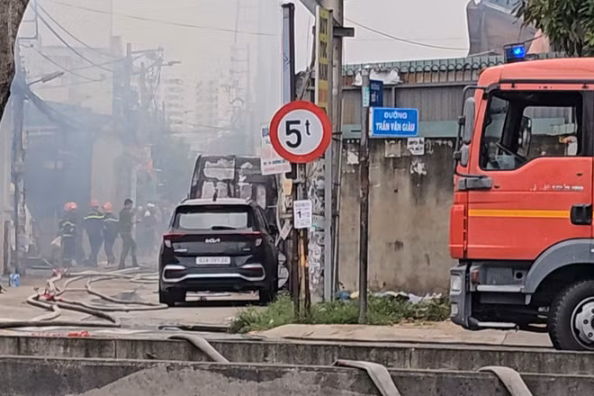 [Video] Cảnh báo nguy cơ cháy nổ trong những ngày mưa ngập kéo dài