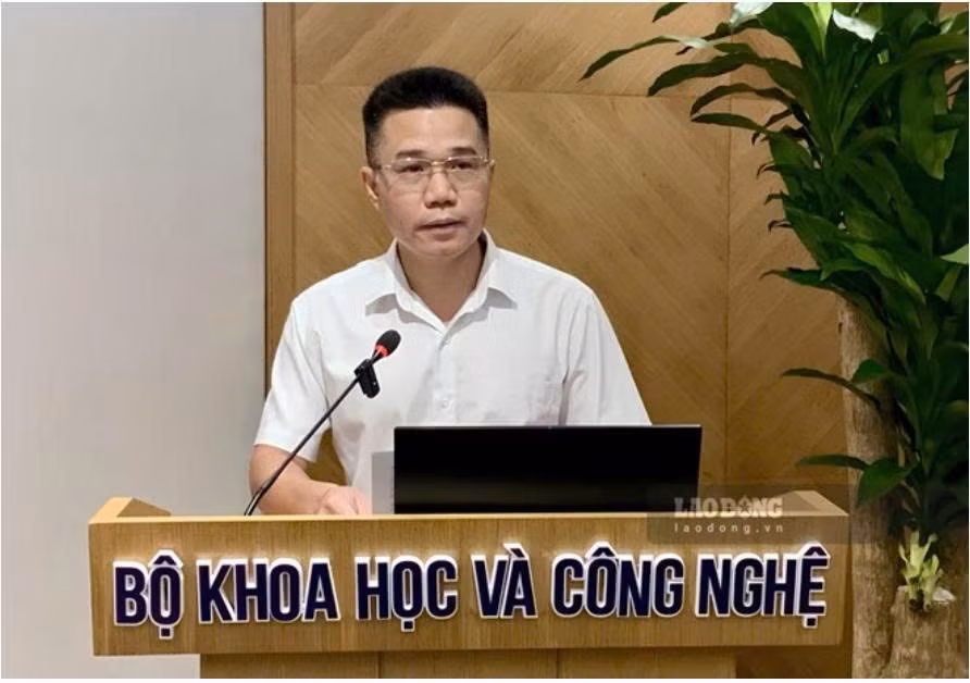 ong-le-van-chung-dai-dien-vu-buu-chinh-bo-khoa-hoc-va-cong-nghe.jpg