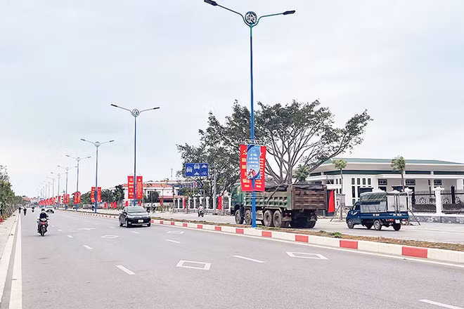 Từ tuyến đường nhỏ, hẹp rộng 5-6m, năm 2024 đường Vũ Công Ðán (thành phố Hải Dương) được nâng cấp thành tuyến đường đôi rộng rãi khang trang. 
