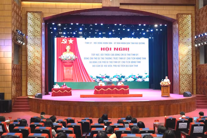 Hội nghị lãnh đạo tỉnh Hải Dương tiếp xúc, đối thoại với cán bộ, hội viên phụ nữ.