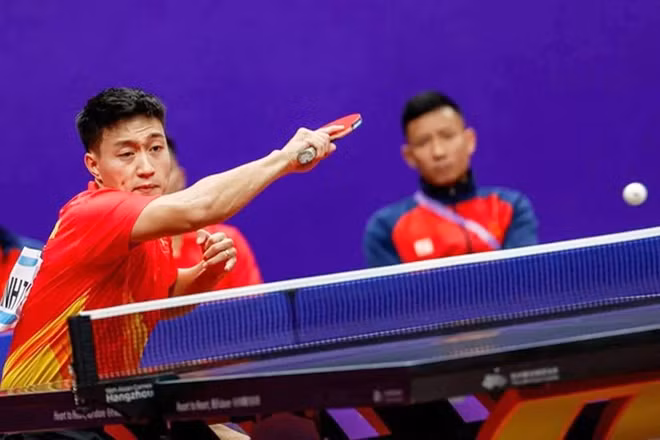 Nguyễn Anh Tú và các đồng đội đang tập trung cao độ cho vòng loại Olympic. (Ảnh: Minh Minh)