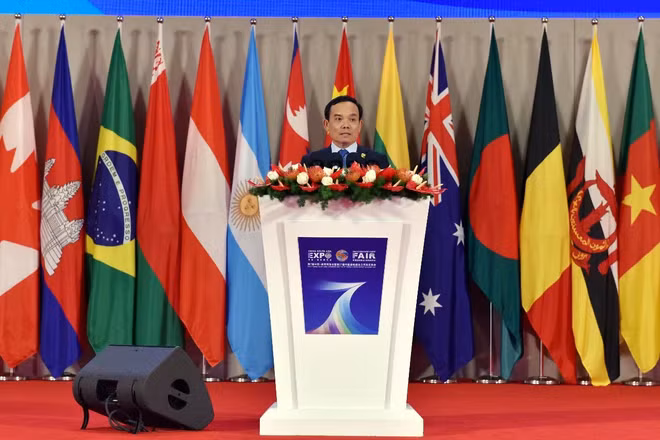 Phó Thủ tướng Trần Lưu Quang phát biểu tại lễ khai mạc Hội chợ Trung Quốc-Nam Á và Hội chợ xuất nhập khẩu Côn Minh.