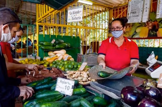 Một góc chợ tại thủ đô La Habana. (Ảnh GRANMA.CU)