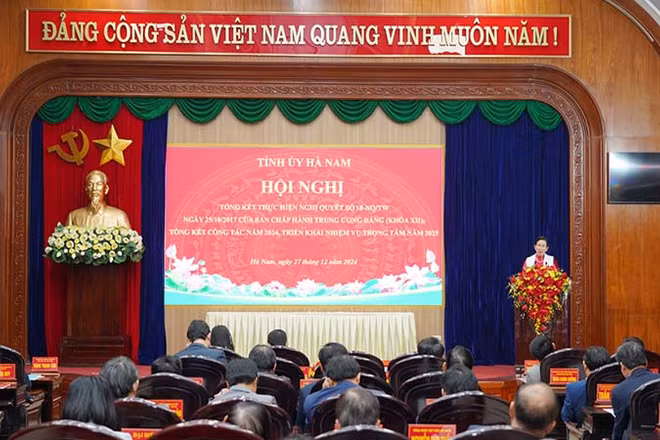 Toàn cảnh hội nghị.