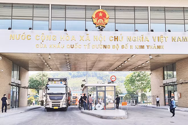 Xuất, nhập khẩu hàng hóa qua Cửa khẩu quốc tế đường bộ số II Kim Thành (Lào Cai).