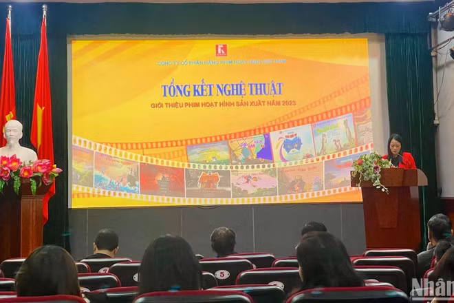 Bà Phạm Thanh Hà, Trưởng Phòng Biên kịch phát biểu 