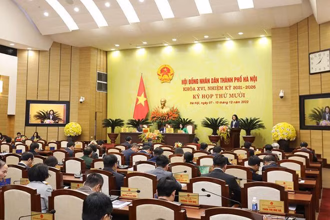 Các đại biểu tham dự kỳ họp.