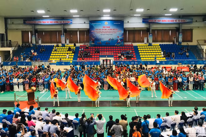 Quang cảnh lễ khai mạc.