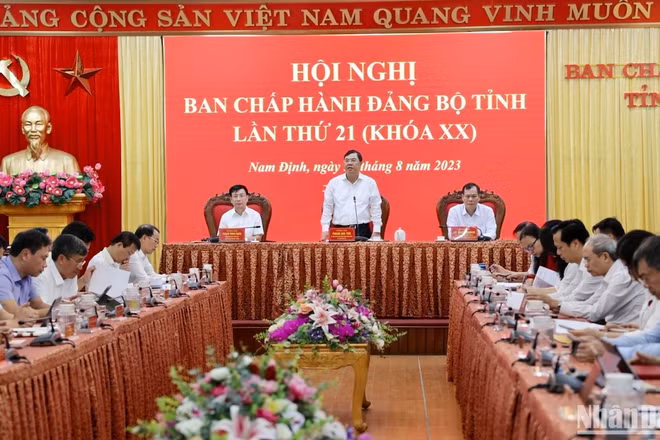 Quang cảnh hội nghị lần thứ 21 của Ban Chấp hành Đảng bộ tỉnh Nam Định khóa 20, nhiệm kỳ 2020-2025.