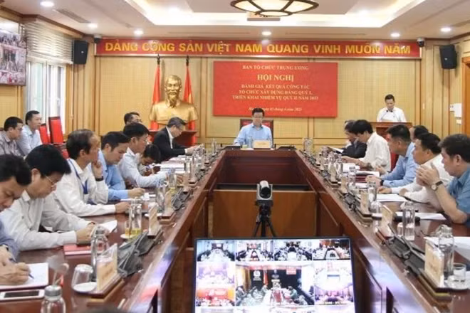 Ảnh minh họa: Một phiên họp đánh giá kết quả công tác xây dựng Đảng.
