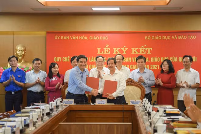 Lễ ký kết giữa Ủy ban Văn hóa, Giáo dục của Quốc hội và Bộ Giáo dục và Đào tạo.