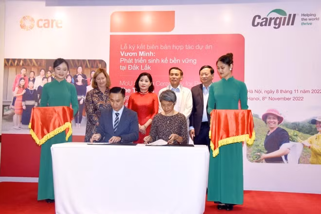 Ký kết Biên bản Ghi nhớ hợp tác thực hiện dự án “Vươn mình” giữa Cargill và CARE International.