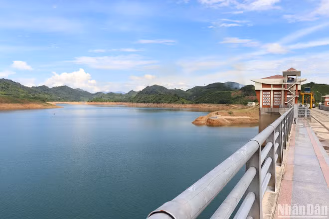 Hồ chứa nước Nước Trong - hồ chứa trọng điểm có quy mô lớn nhất ở Quảng Ngãi.