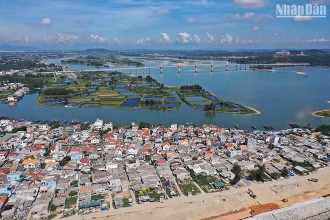 Sau sắp xếp, thành phố Quảng Ngãi có 3 phường và 2 xã.