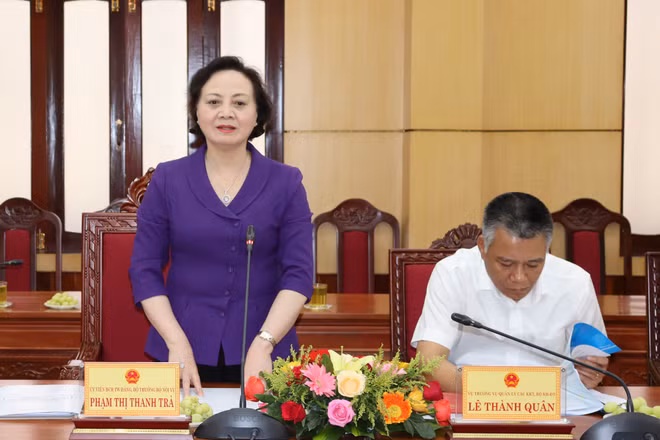 Bộ trưởng Nội vụ Phạm Thị Thanh Trà phát biểu tại buổi làm việc. 