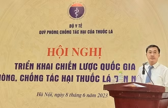 Giáo sư, Tiến sĩ Trần Văn Thuấn, Thứ trưởng Y tế phát biểu tại hội nghị.