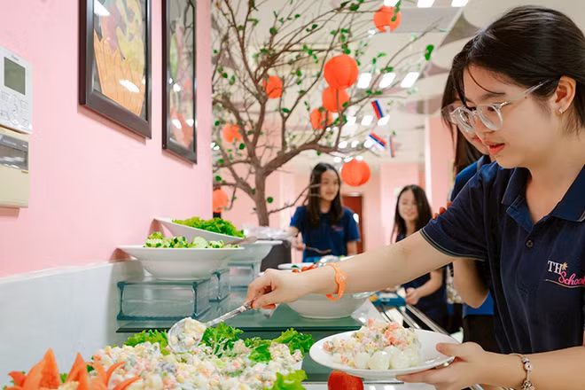 Dinh dưỡng học đường góp phần quyết định sự phát triển tối đa tầm vóc, thể lực và trí lực của con người. 
