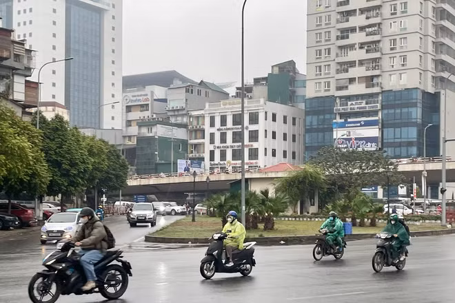 Hà Nội trời mưa nhỏ, mưa phùn. (Ảnh: Đ.T)
